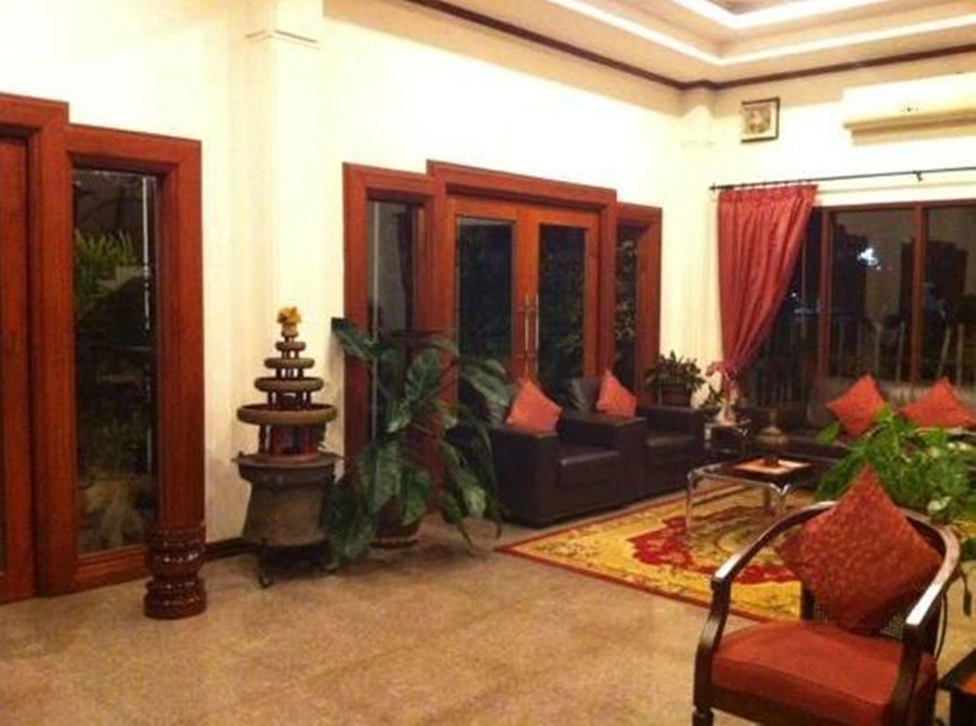 Vayakorn Inn Vientiane Exterior photo