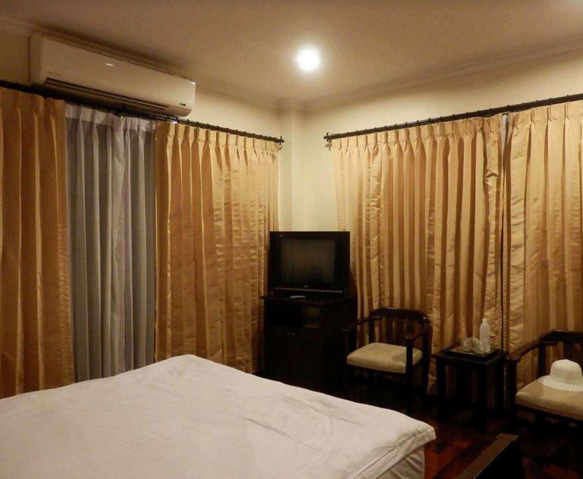 Vayakorn Inn Vientiane Exterior photo