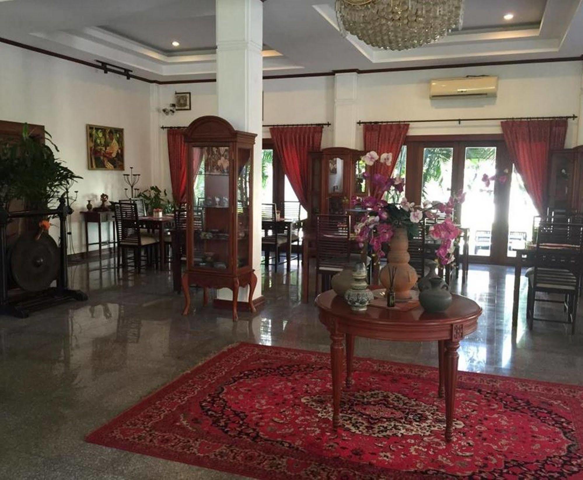 Vayakorn Inn Vientiane Exterior photo